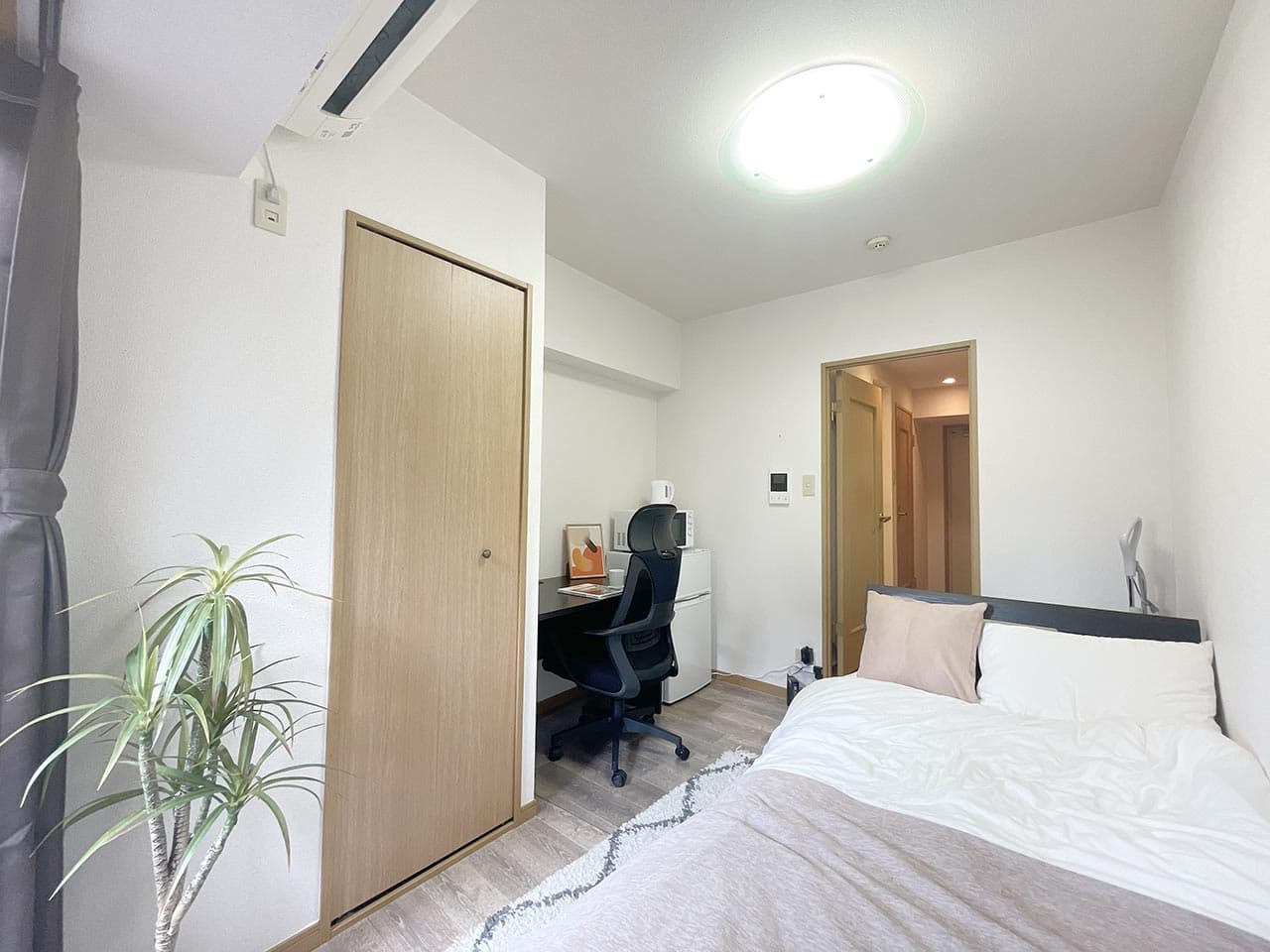Room image 8