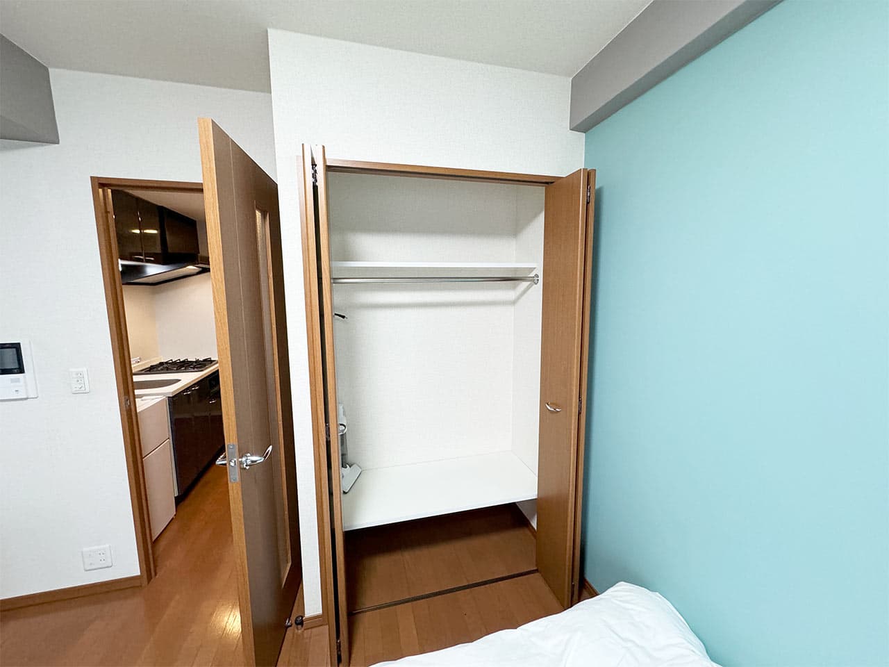 Room image 10