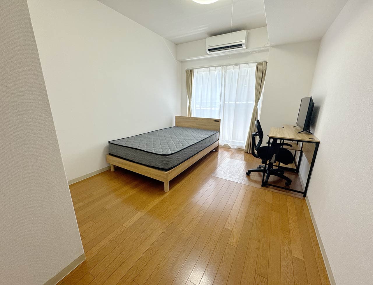 Room image 8