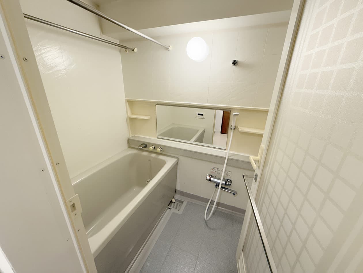 Room image 13