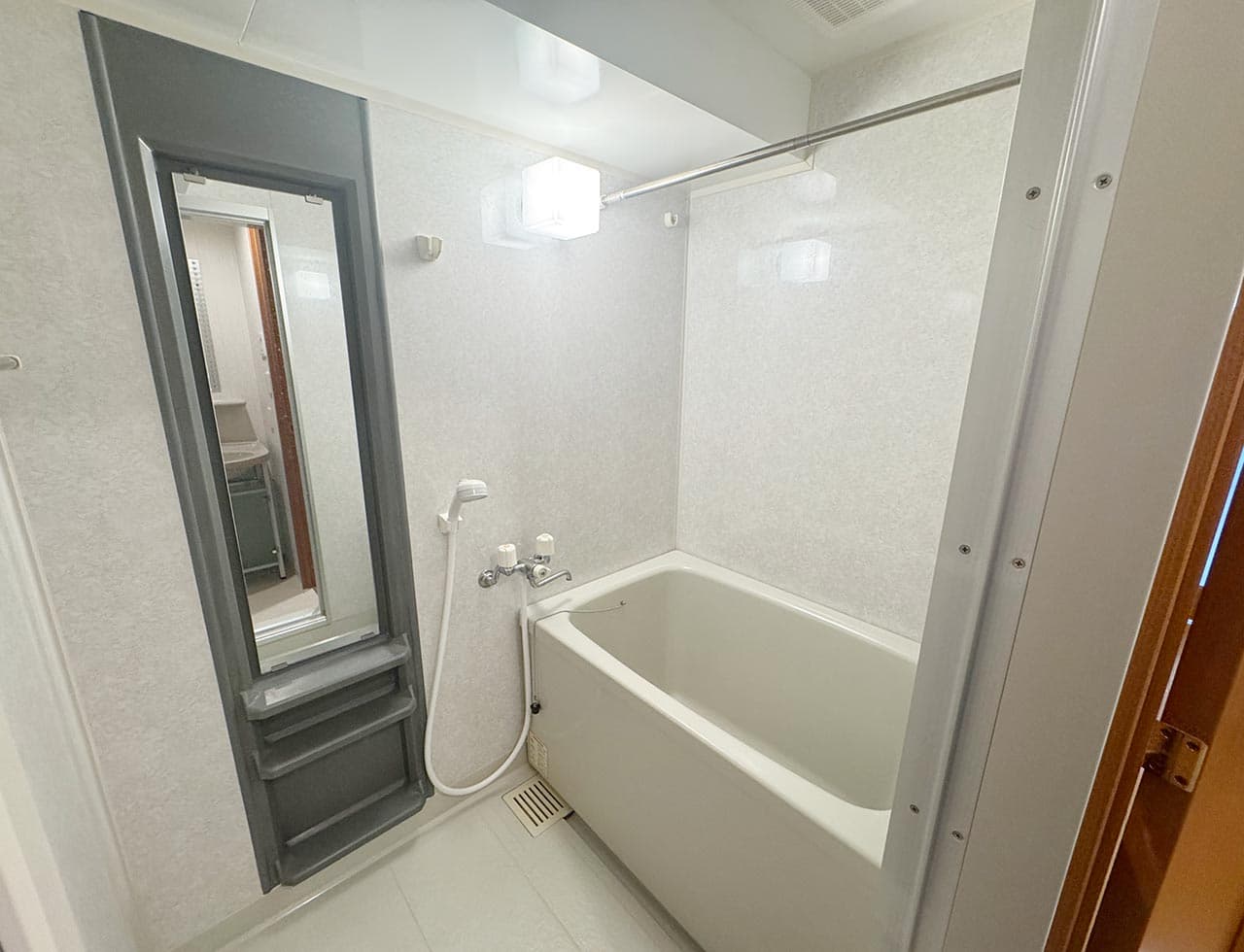 Room image 12