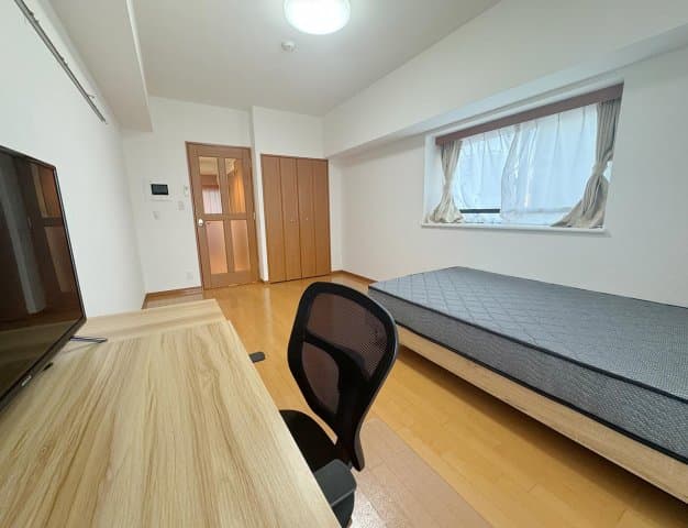 Room image 8