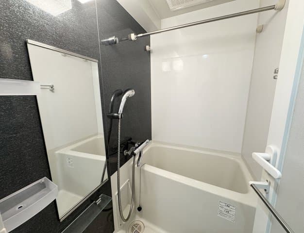 Room image 13