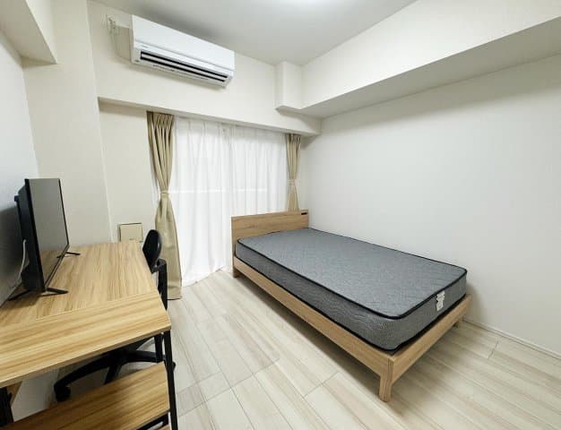 Room image 8