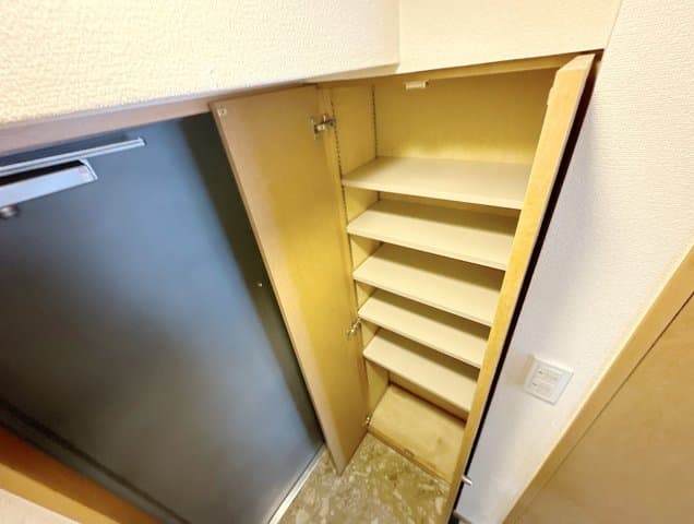 Room image 16