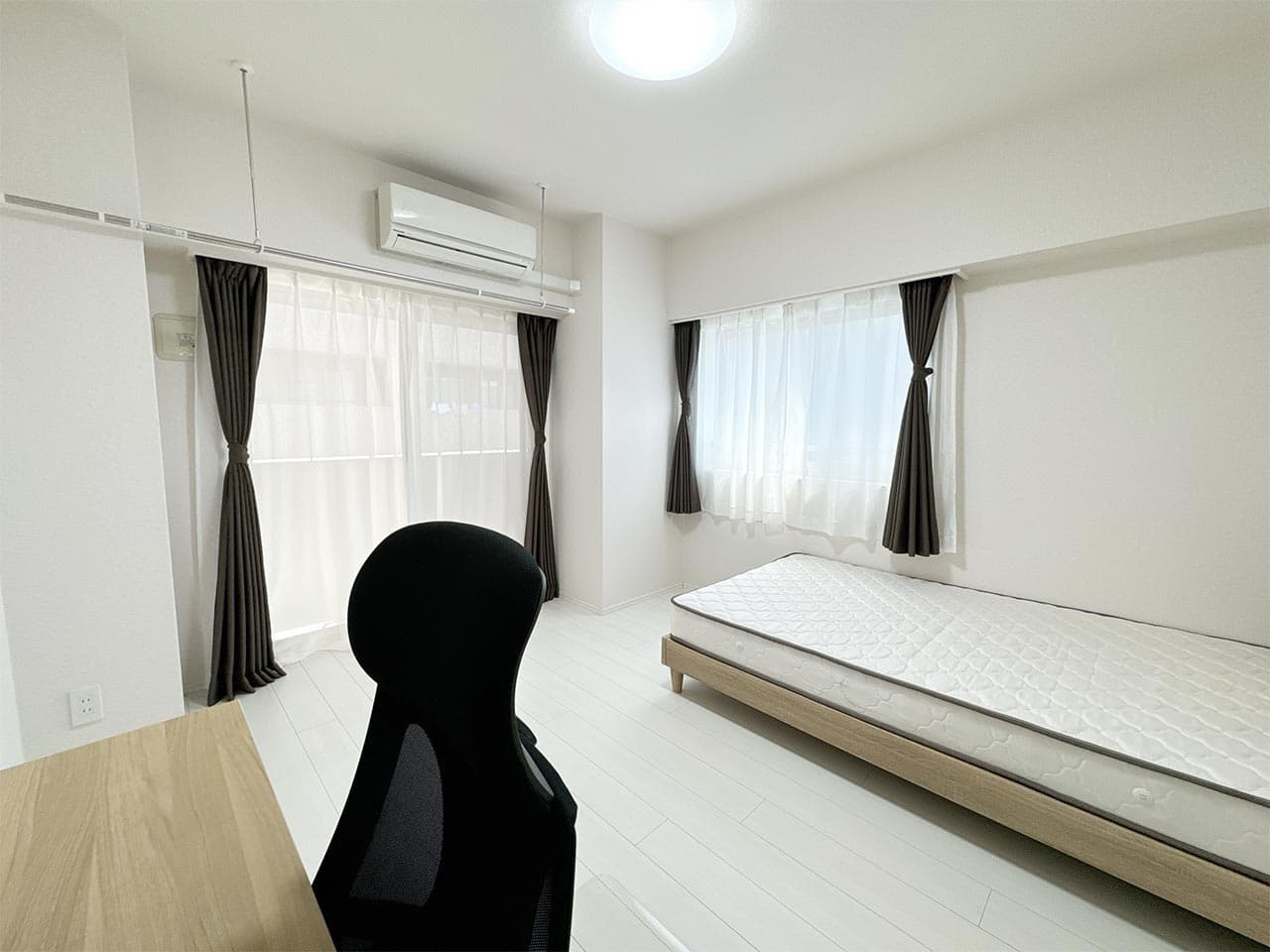 Room image 8