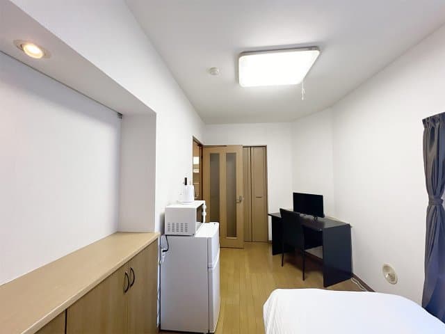 Room image 8