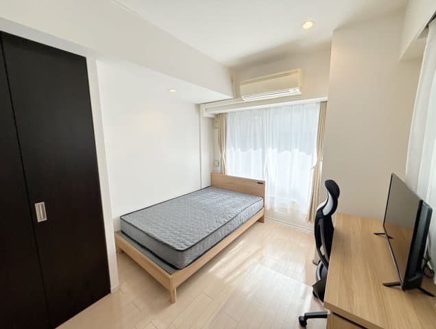 Room image 8