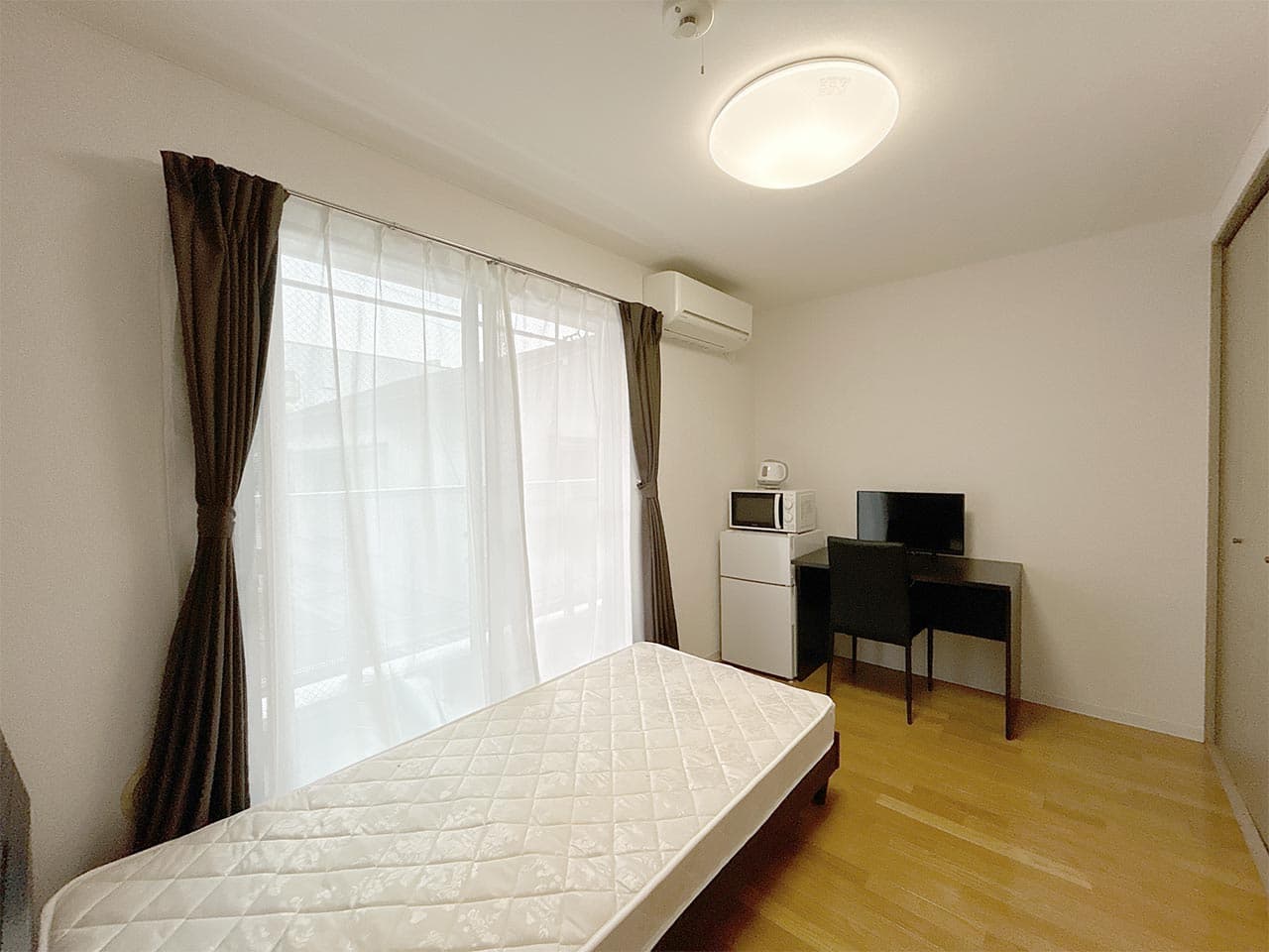 Room image 8
