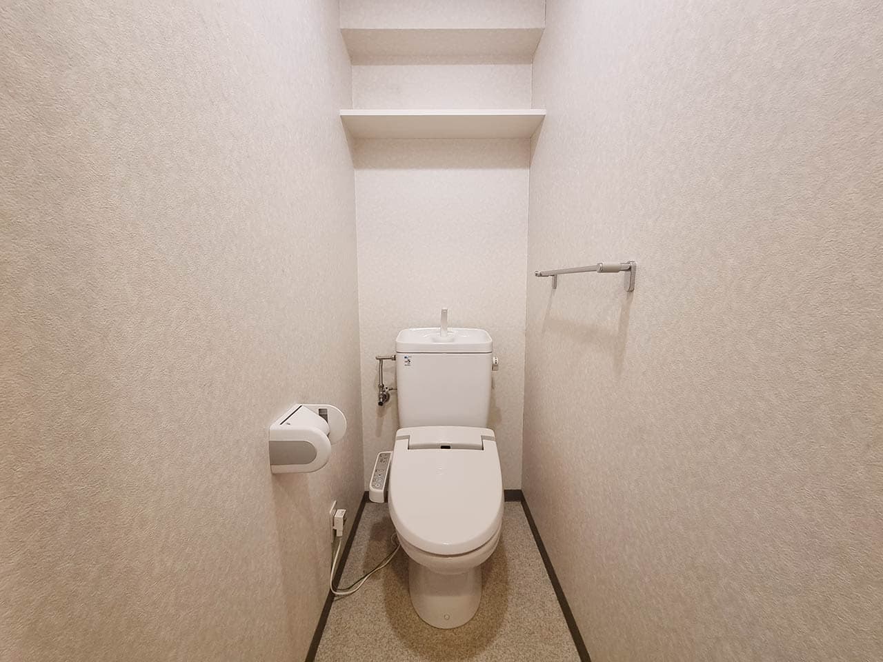 Room image 12