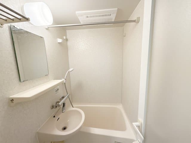 Room image 14