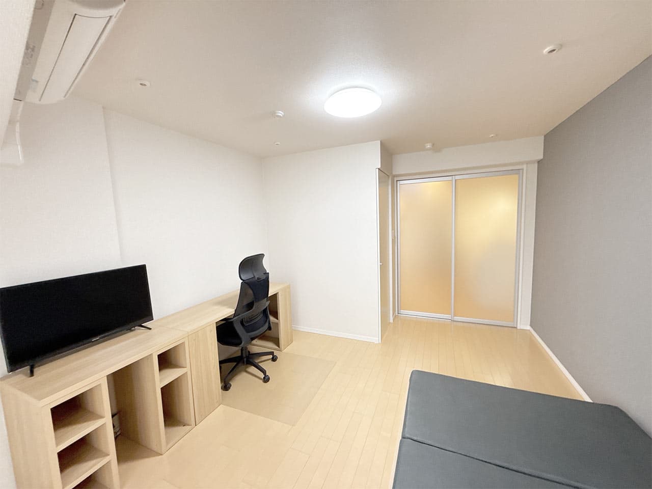Room image 8
