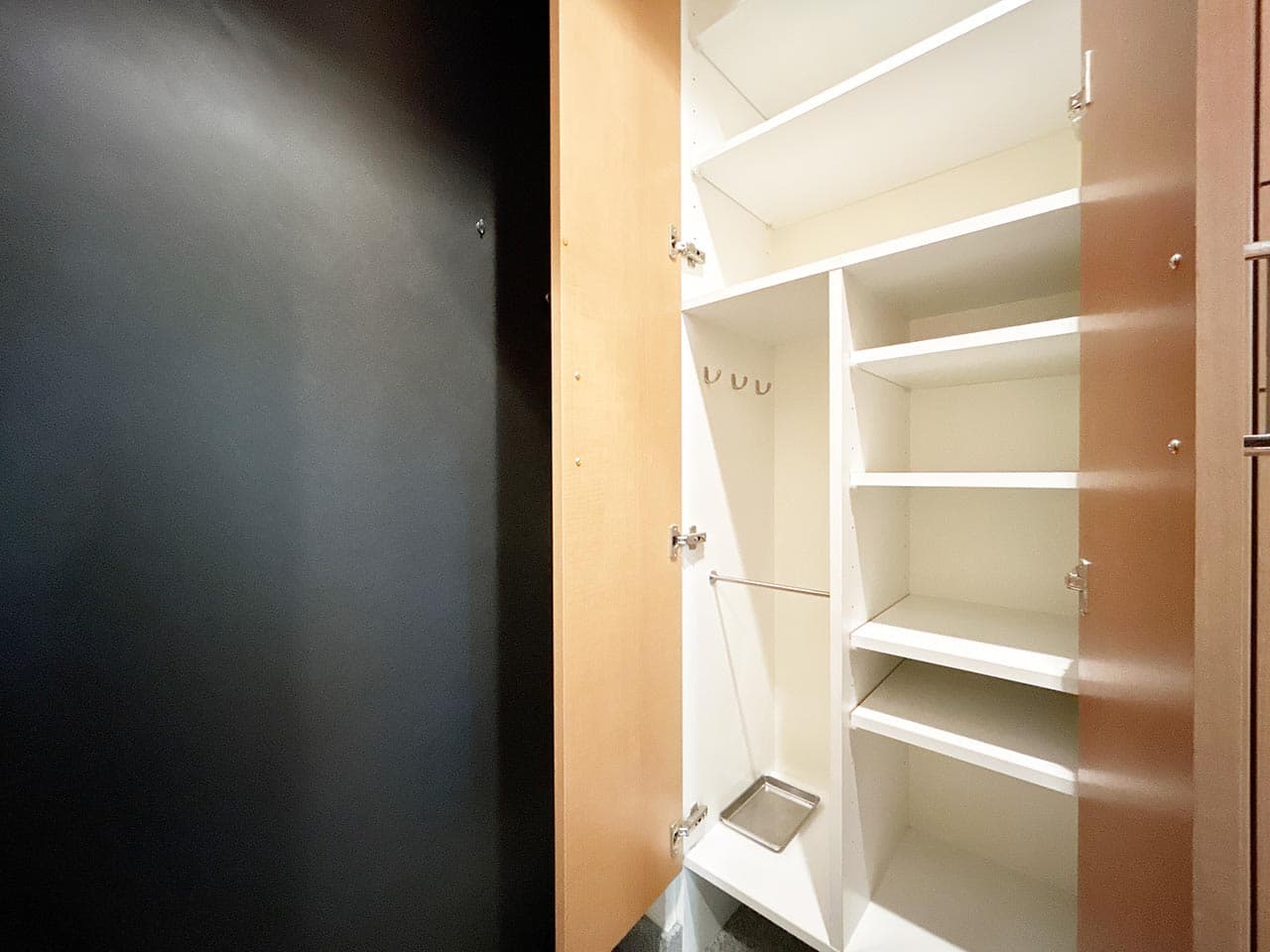 Room image 16