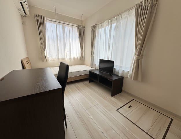 Room image 8