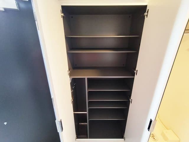 Room image 15