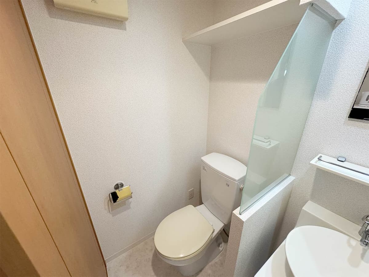 Room image 16