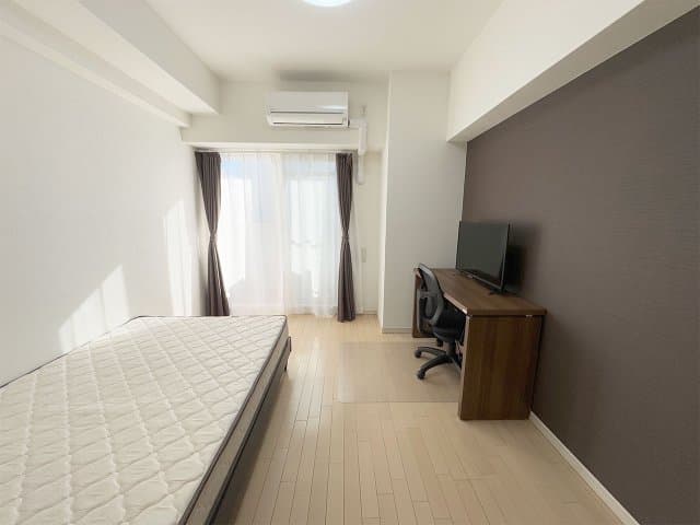 Room image 8