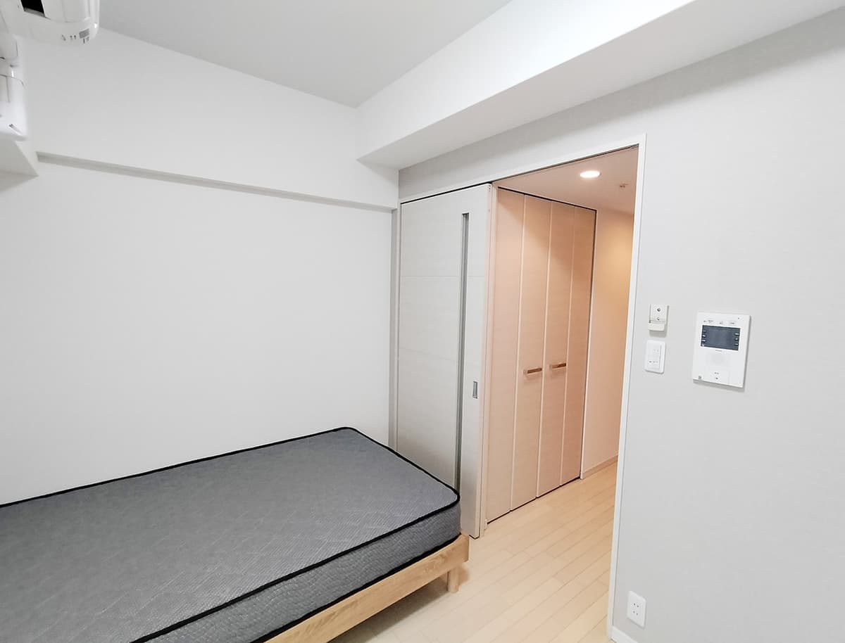 Room image 8