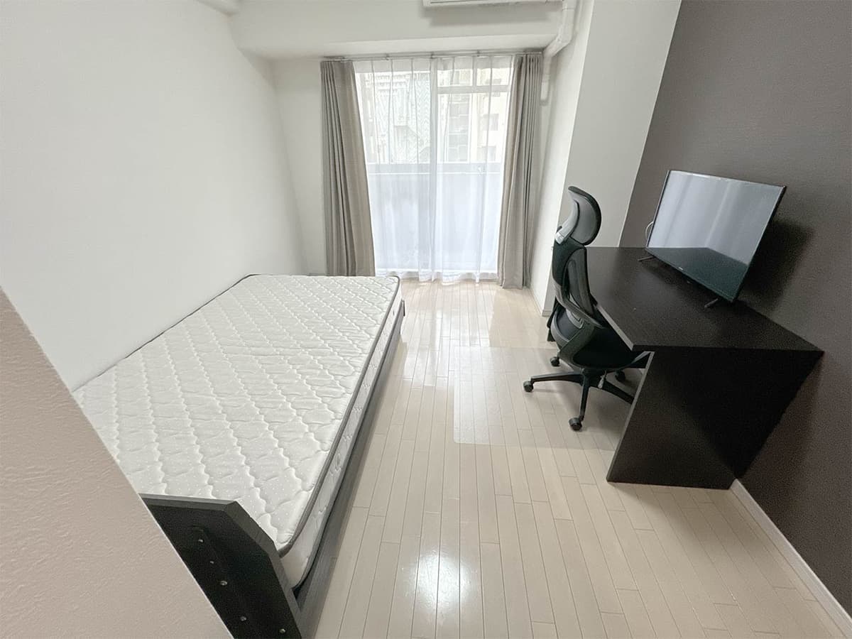 Room image 8