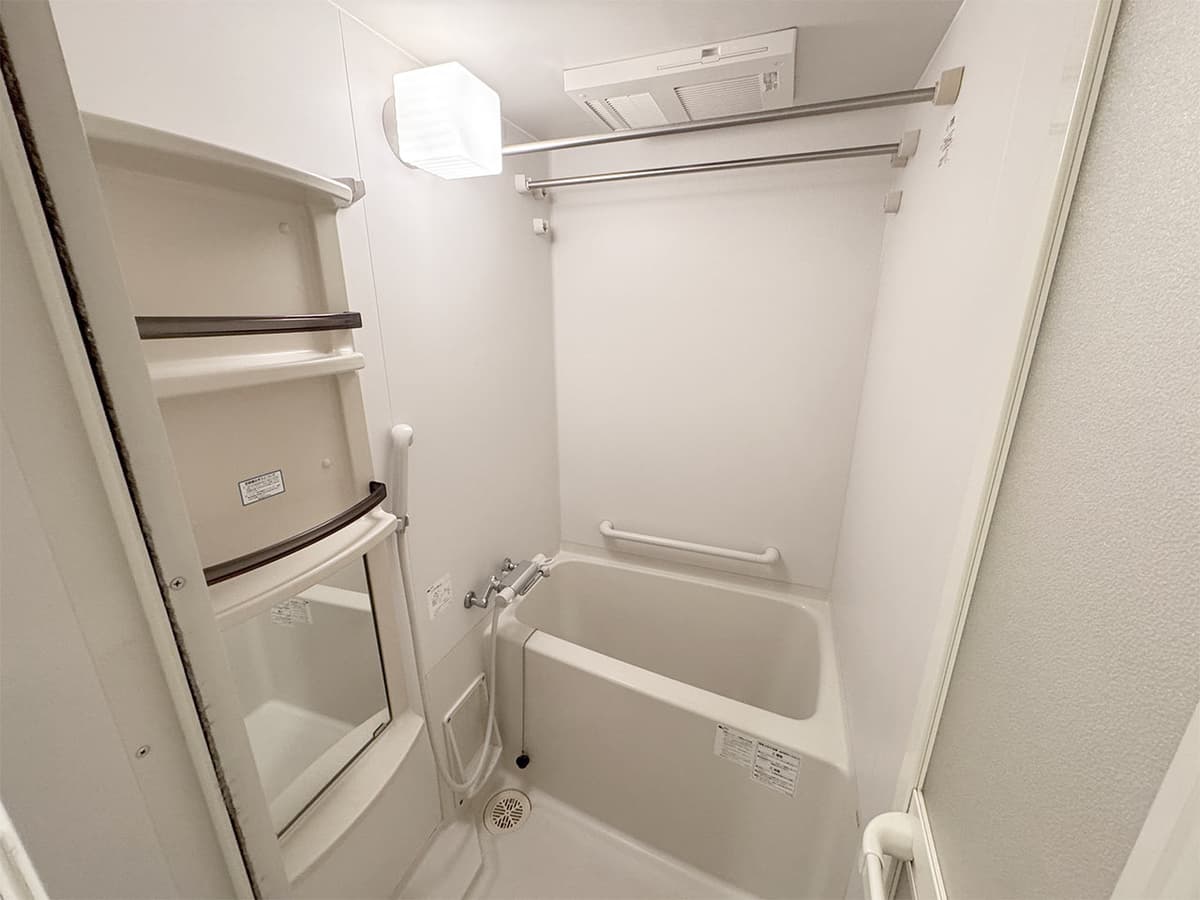 Room image 15