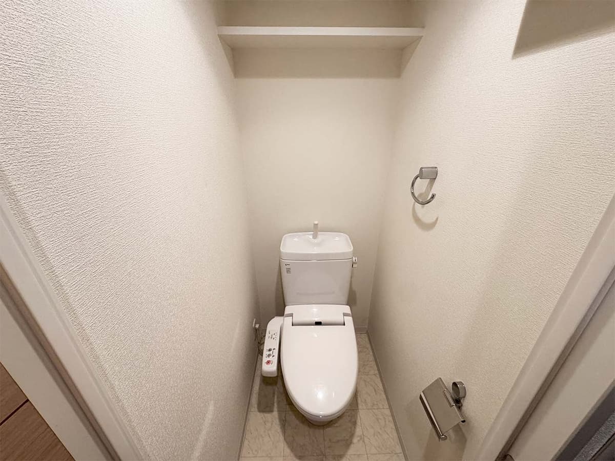 Room image 16