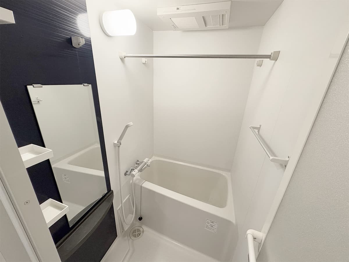 Room image 15