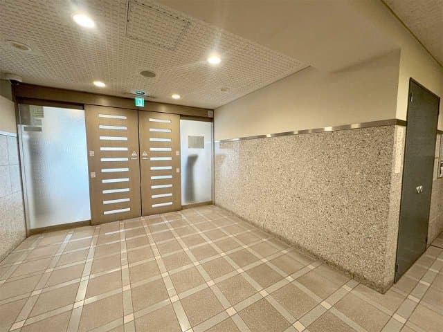 Room image 16