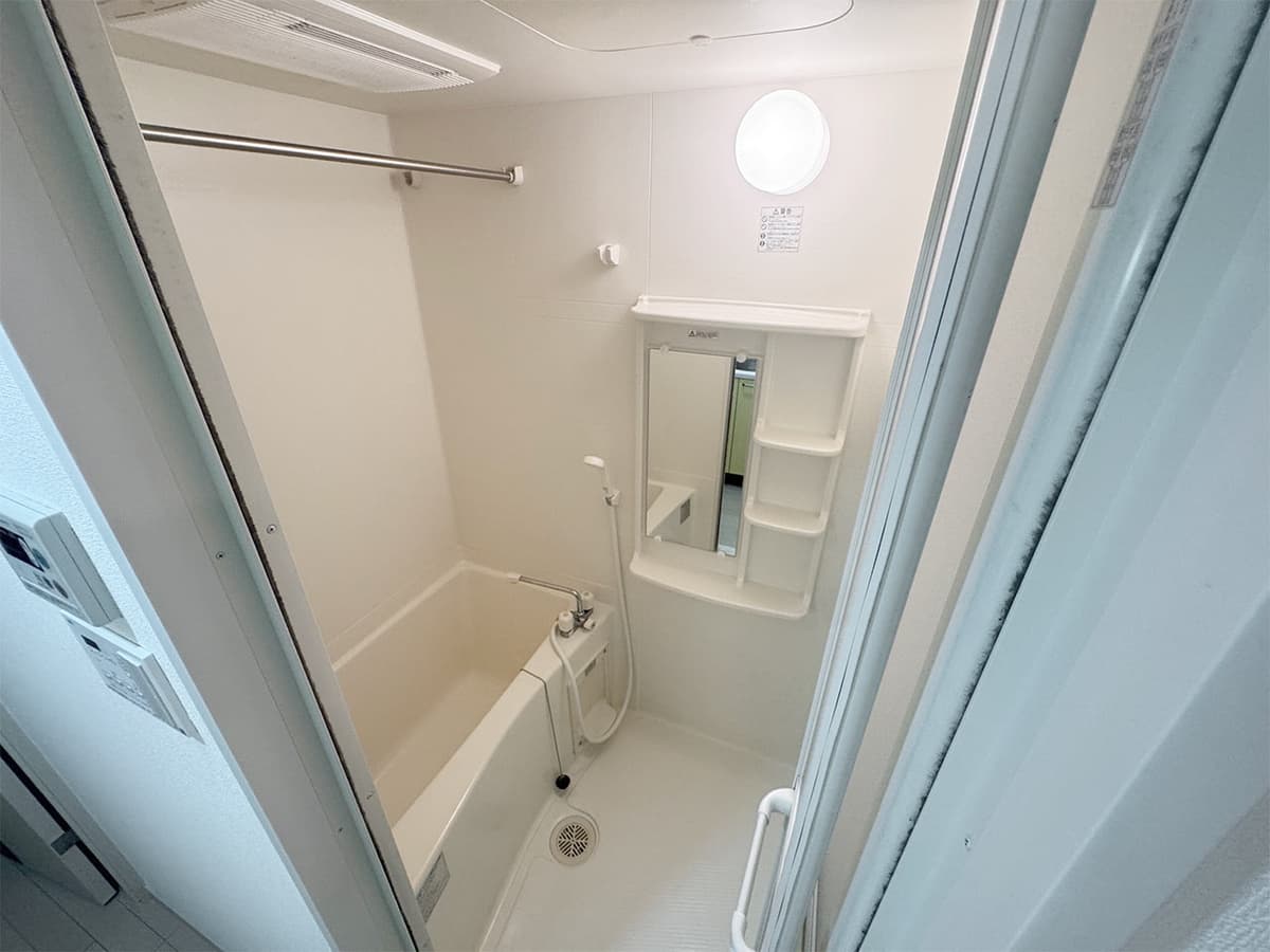 Room image 15
