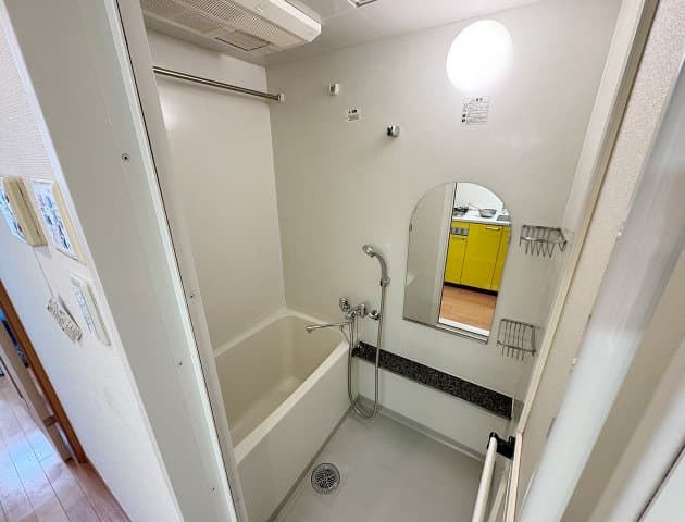 Room image 13
