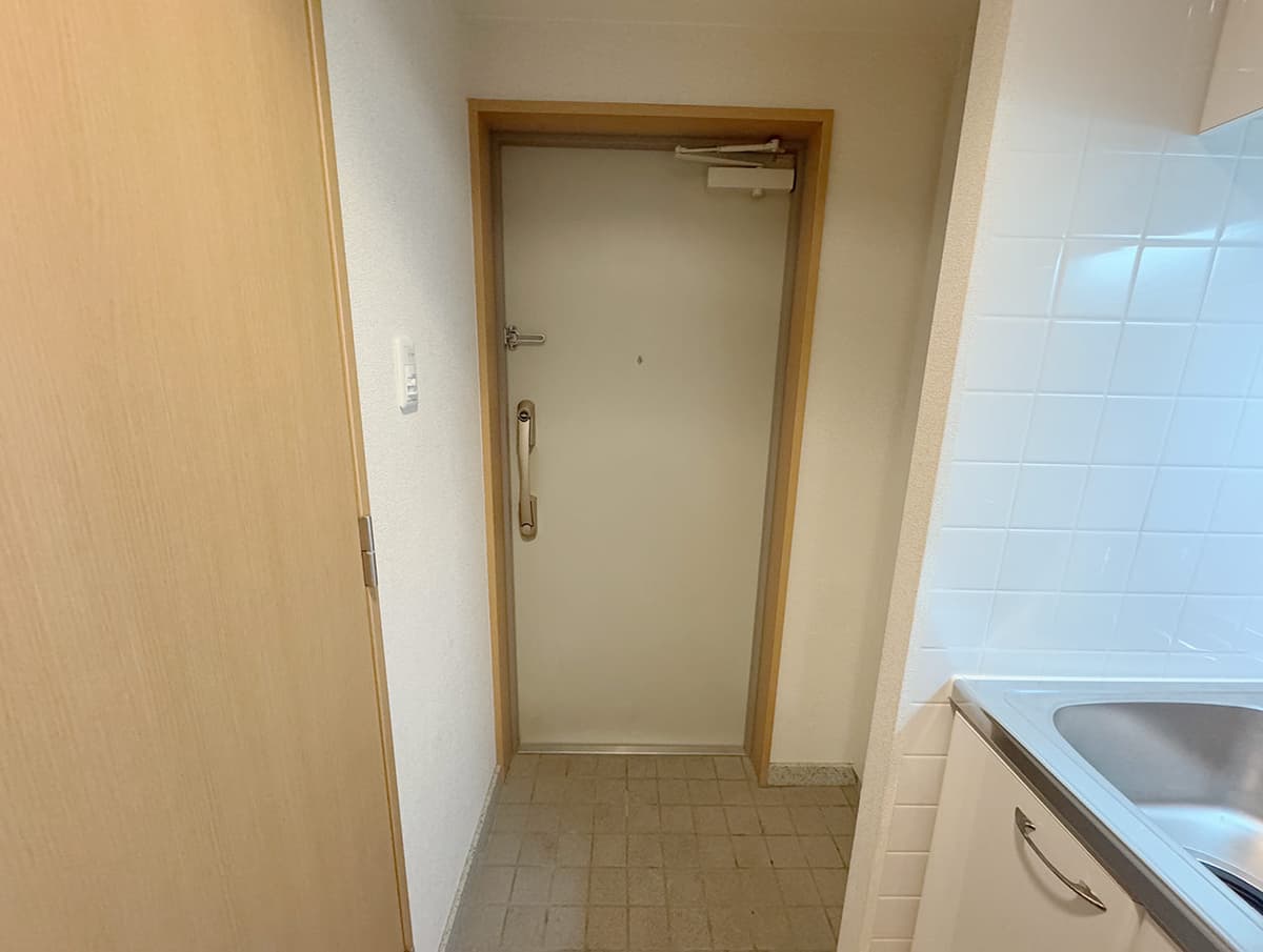 Room image 16
