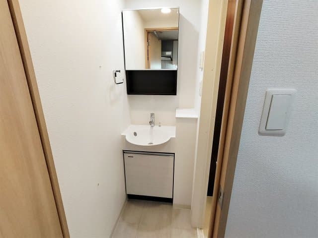 Room image 12