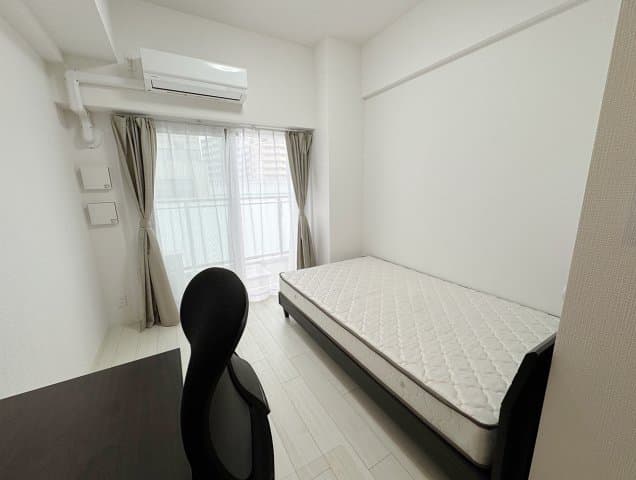 Room image 8