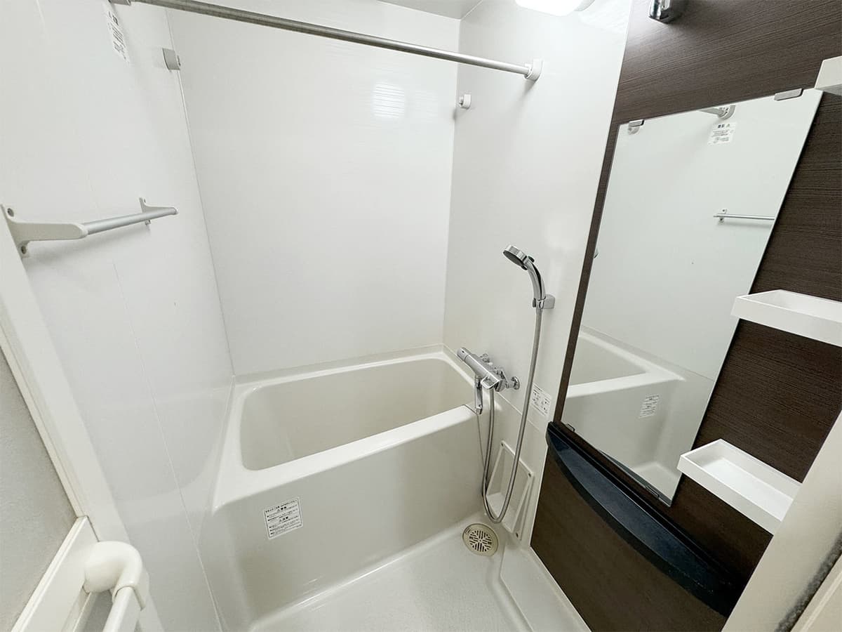 Room image 15