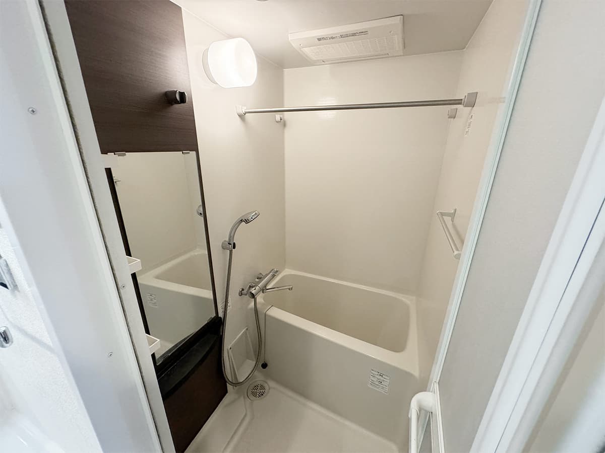 Room image 15