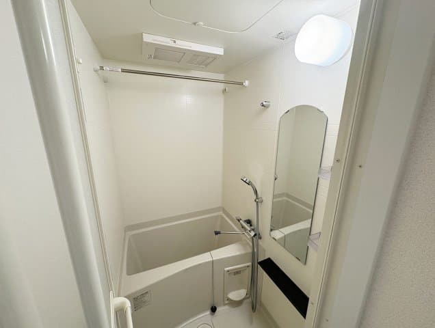 Room image 12