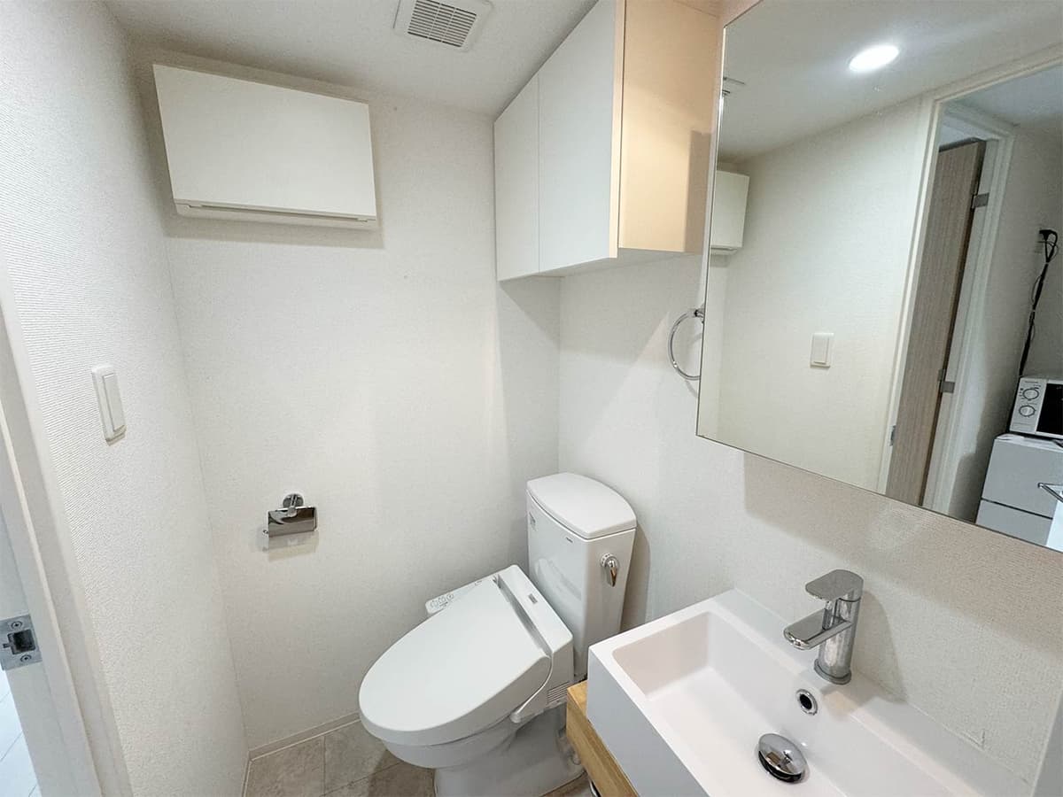 Room image 16