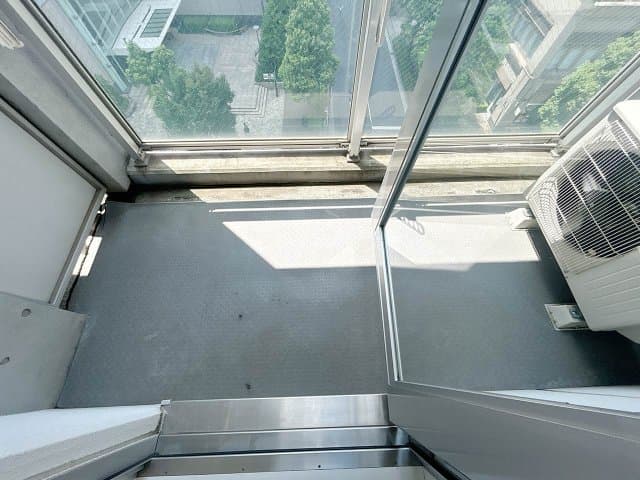 Room image 16