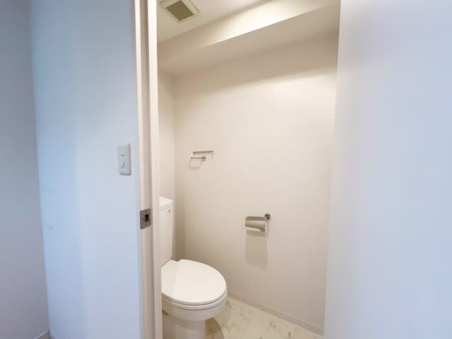 Room image 15