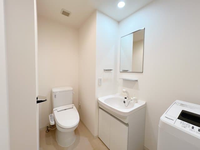 Room image 15