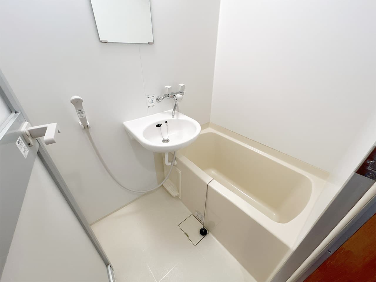 Room image 15