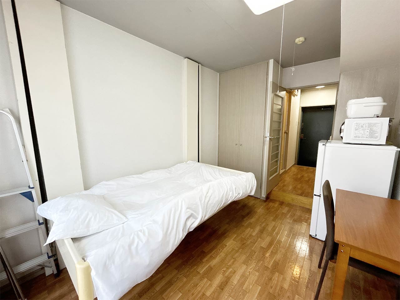 Room image 8