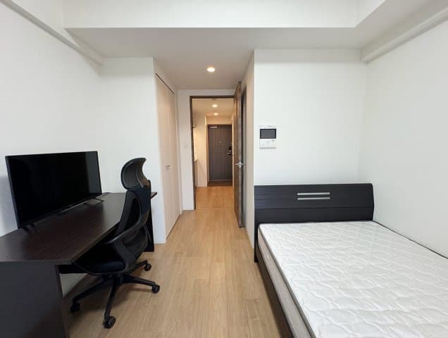 Room image 8