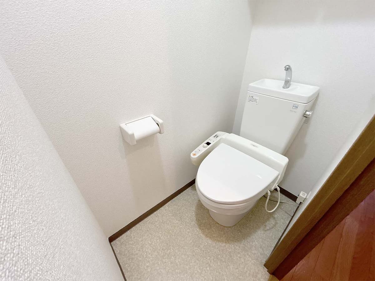 Room image 16