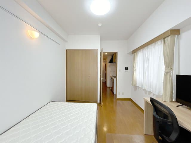 Room image 8