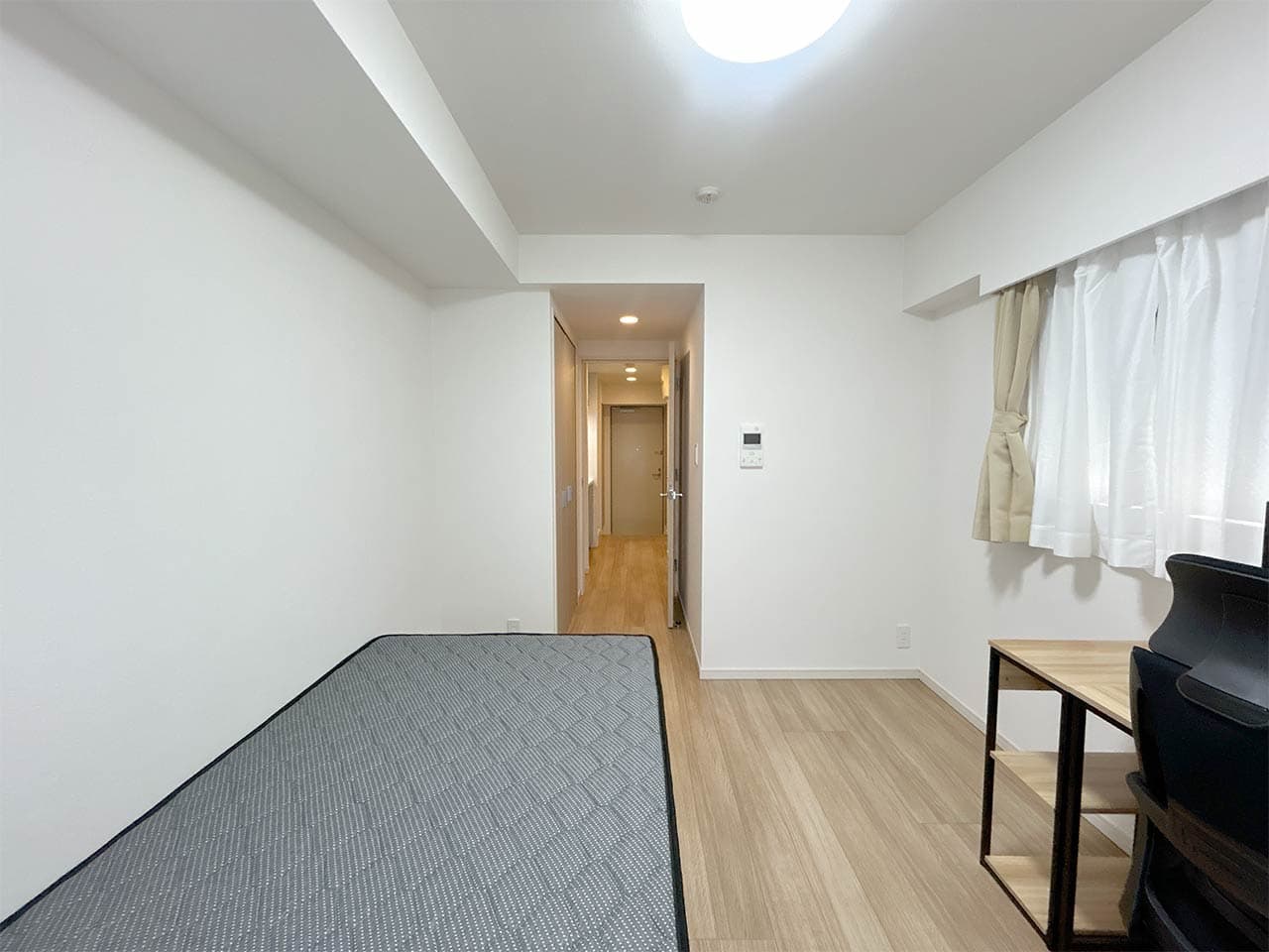 Room image 8