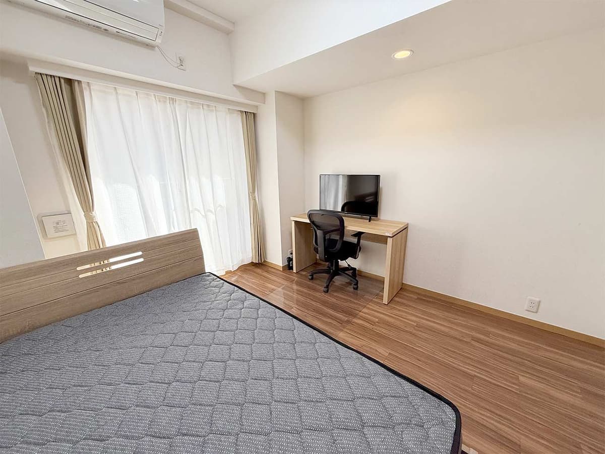 Room image 8