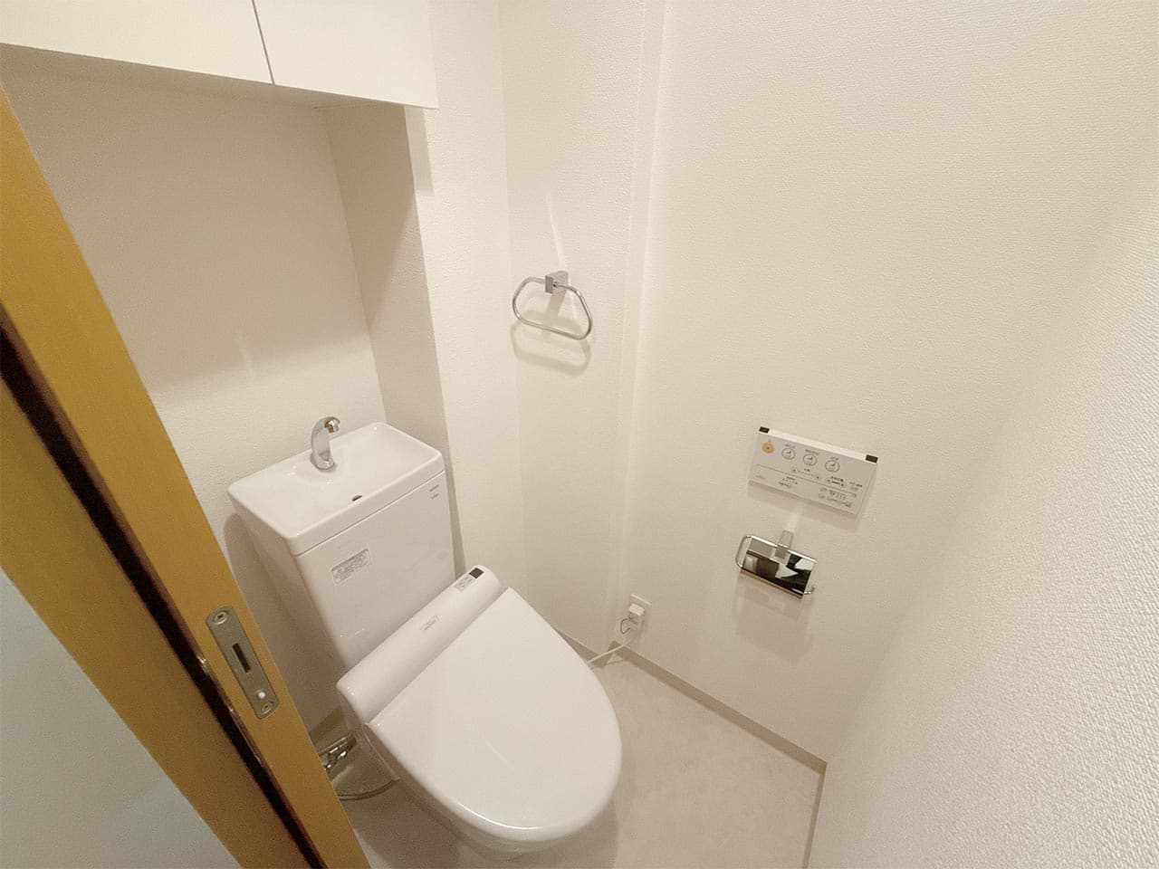 Room image 16