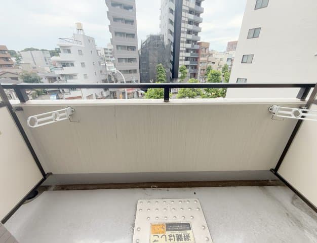 Room image 16