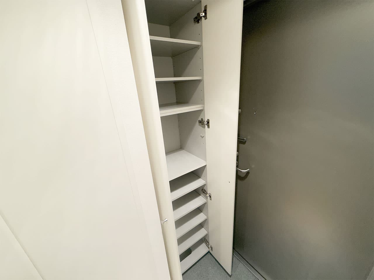 Room image 16