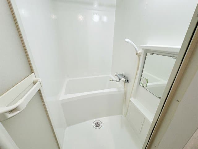 Room image 16